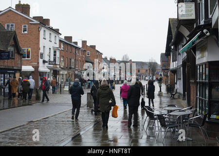 Stratford-upon-Avon, Warwickshire, UK. 12th Feb, 2017. UK. Tourists and shoppers visit Stratford-upon-Avon town centre on a day of cold wintry weather. Credit: Colin Underhill/Alamy Live News Stock Photo