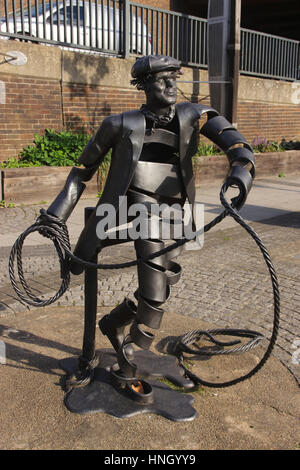 Canal Bargeman statue by River Wey Guildford Surrey Stock Photo