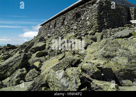 The Tip Top House (originally built as a hotel in 1853) on the summit of Mount Washington in the White Mountains, New Hampshire USA. Mount Washington, Stock Photo