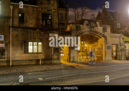 Glasgow University main entrance late at night on university avenue Stock Photo