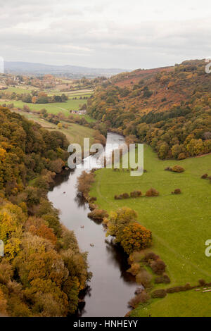 Symonds Yat. Symonds Yat is a rock that is used as a lookout to obtain a stunning view over the north of the Wye Valley. Here the river Wye takes a me Stock Photo