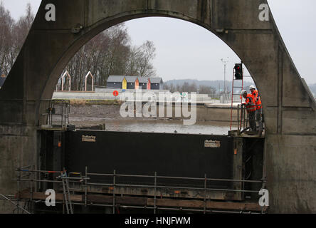 Steven Berry Scottish Canals head of operational delivery views the fixed gare bearings at the Falkirk Wheel as the second phase of winter maintenance on the world's only rotating boat lift is currently underway, with Scottish Canals&Otilde; engineers de-watering the structure in order to replace the gate bearings, with the attraction reopening to boat trips on March 8th. Stock Photo