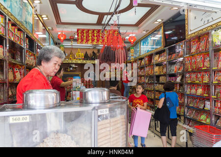 Chinese dried food shop in Chinatown, Bangkok, Thailand Stock Photo