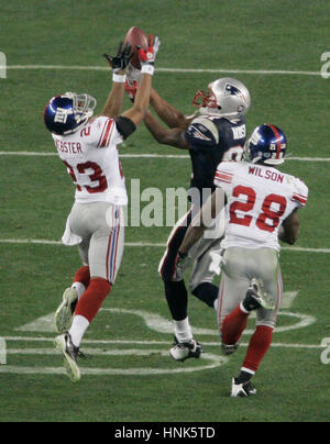 New England Patriots wide receiver Randy Moss awaits a pass during passing  camp at the Patriots football facility in Foxborough, Mass., Tuesday  morning, May 20, 2008. (AP Photo/Stephan Savoia Stock Photo - Alamy