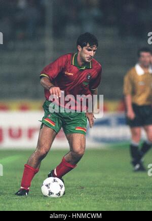 LUIS FIGO PORTUGAL & SPORTING LISBON 01 May 1995 Stock Photo - Alamy