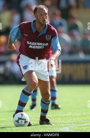 ALVIN MARTIN WEST HAM UNITED FC 07 August 1995 Stock Photo