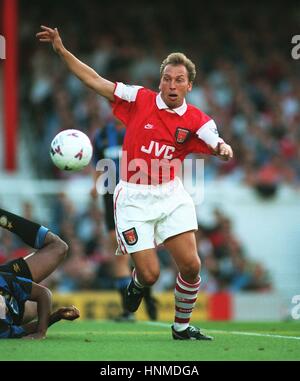 DAVID PLATT ARSENAL FC 11 August 1995 Stock Photo - Alamy