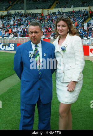 DAVID SULLIVAN & KARREN BRADY BIRMINGHAM CITY CHAIRMAN & DIR 24 April 1995 Stock Photo