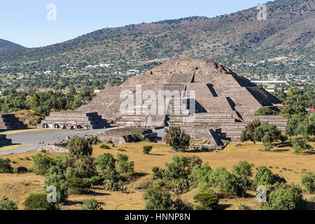 Teotihuacan. Temple of the Moon as seen from the Avenue of the Dead ...