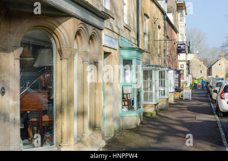 Pretty Cotswold stone buildings in the Gloucestershire town of Moreton-in-Marsh in the Cotswolds Stock Photo