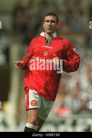 ERIC CANTONA MANCHESTER UNITED FC 12 August 1996 Stock Photo