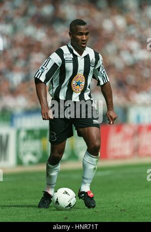 LES FERDINAND NEWCASTLE UNITED FC 12 August 1996 Stock Photo