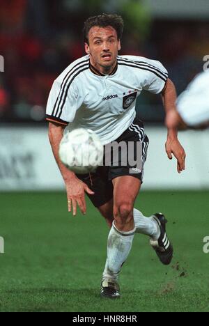 JURGEN KOHLER GERMANY & BORUSSIA DORTMUND FC 26 April 1996 Stock Photo