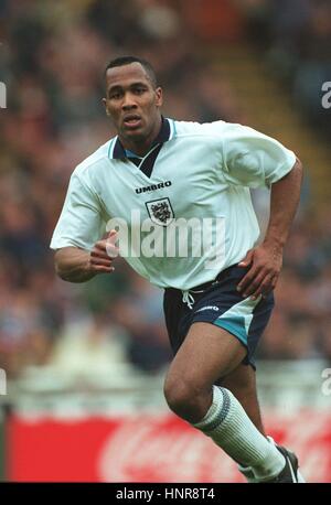 LES FERDINAND ENGLAND & NEWCASTLE UNITED FC 21 May 1996 Stock Photo