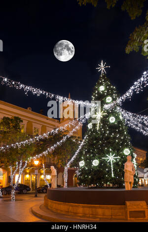 CHRISTMAS TREE DECORATIONS ALCALDIA CITY HALL PLAZA DE ARMAS OLD TOWN SAN JUAN PUERTO RICO Stock Photo