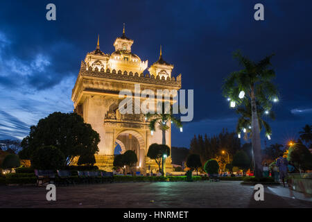 Patuxai Patuxay Arch At Night In Vientiane Laos Stock Photo Alamy patuxai-patuxay-arch-at-night-in-vientiane-laos-stock-photo-alamy