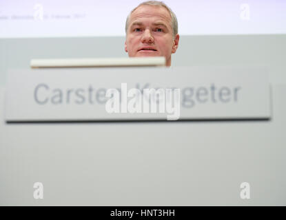 The CEO of the German equity trading firm Deutsche Börse AG Carsten Kengeter at a press conference at which the firm's annual figures were made public in Frankfurt am Main, Germany, 16 February 2017. Kengeter is currently under investigation after being accused of insider trading. Photo: Arne Dedert/dpa Stock Photo