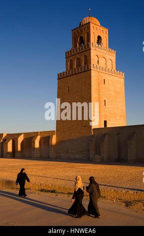Tunez: Kairouan.The Great Mosque. Mosquee founded by Sidi Uqba in the VIth century is the most ancient place of prayer in North Africa Stock Photo