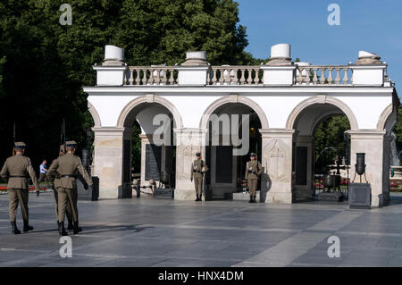 Soldiers of the Representative Battalion of the Polish Army, marching towards  The Tomb of The Unknown Soldier on Pilsudski Square in Warsaw, Poland a Stock Photo