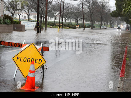 Santa Barbara, California, USA. 17th February, 2017. The flooded intersection of East Cota and Salsipuedes in Santa Barbara, California, Heavy rains and strong winds drenched the central coast Friday, February 17, 2017. Credit: Daniel Dreifuss/Alamy Live News Stock Photo