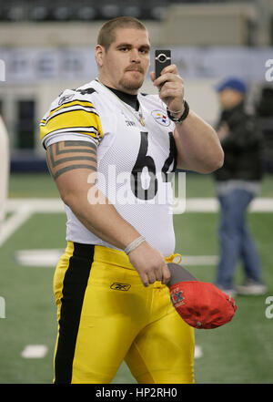 Pittsburgh Steelers center Doug Legursky (64) warms up prior to a