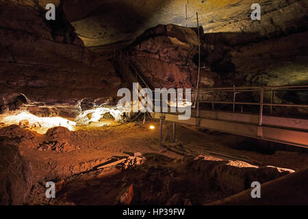 Saltpeter mine in Mammoth Cave National Park Stock Photo - Alamy