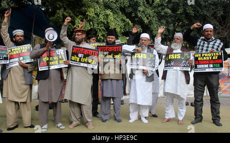 Delhi, India. 18th Feb, 2017. In Raza Academy, All India Tanzeem Ulama-E-Islam conducted a protest against ISIS at Jantar Mantar in Delhi. Credit: Shrikant Singh/Pacific Press/Alamy Live News Stock Photo