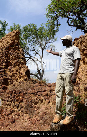 BURKINA FASO, Province Poni, Gaoua, ruins of Loropeni date back to the 11th century AD, since 2009 UNESCO world heritage site / Ruinen von Loropeni, seit 2009 UNESCO Welterbe, Guide OMAROU Stock Photo