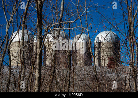 Armada Michigan Old silos on a Michigan farm Stock Photo Alamy