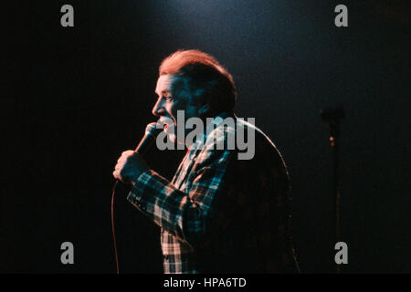 George Melly on stage 1987 Stock Photo