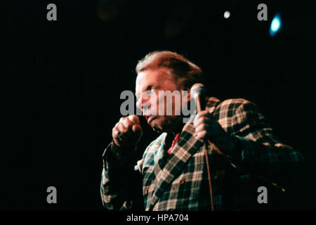 George Melly on stage 1987 Stock Photo