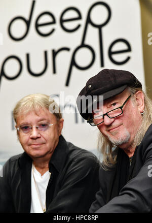 Berlin, Germany. 21st Feb, 2017. Rock band Deep Purple members Ian Paice (L) and Roger Glover during an interview in Berlin, Germany, 21 February 2017. Photo: Jens Kalaene/dpa-Zentralbild/dpa/Alamy Live News Stock Photo