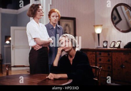 Mrs. Klein, Fernsehfilm, Deutschland 1994, Regie: Ingemo Engström, Darsteller: (v. l.) Friederike Kammer, Sibylle Canonica, Erika Pluhar Stock Photo