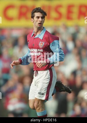 PAUL KITSON WEST HAM UNITED FC 26 March 1997 Stock Photo