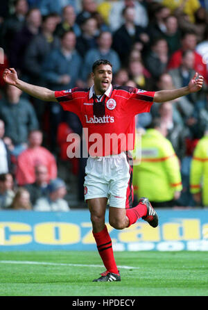 PIERRE VAN HOOIJDONK NOTTINGHAM FOREST V LEEDS UTD 19 April 1997 Stock Photo