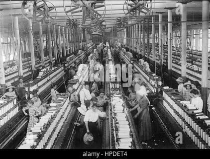 MAGNOLIA COTTON SPINNING MILL in Magnolia, Mississippi, photographed in 1911 by Lewis Hine for the US Department of Commerce and Labour Children's Bureau investigation into child labour Stock Photo