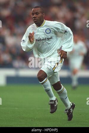 ROD WALLACE LEEDS UNITED FC 14 August 1997 Stock Photo