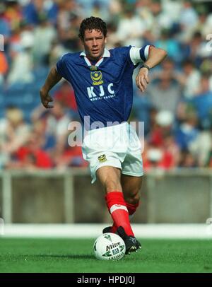 ADRIAN WHITBREAD PORTSMOUTH FC 18 August 1997 Stock Photo