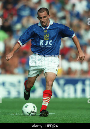 ROBBIE PETHICK PORTSMOUTH FC 18 August 1997 Stock Photo