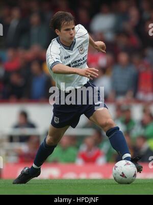 STEPHEN CLEMENCE TOTTENHAM HOTSPUR FC 01 September 1997 Stock Photo