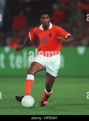 PATRICK KLUIVERT HOLLAND & AC MILAN 09 September 1997 Stock Photo