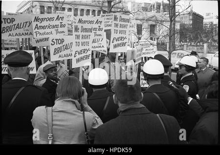 African-American demonstrators outside the White House protest police brutality against civil rights activists in Selma, Alabama, Washington, DC, 03/12/1965. Photo by Warren K. Leffler. Stock Photo