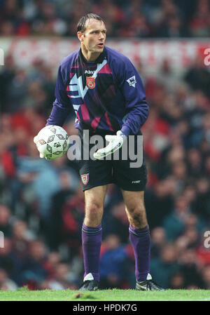 ludek-miklosko-west-ham-united-fc-22-august-1995-stock-photo-alamy