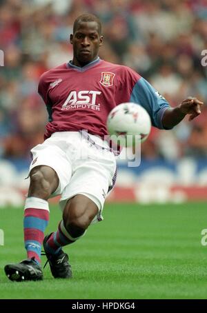 UGO EHIOGU ASTON VILLA FC 23 September 1997 Stock Photo