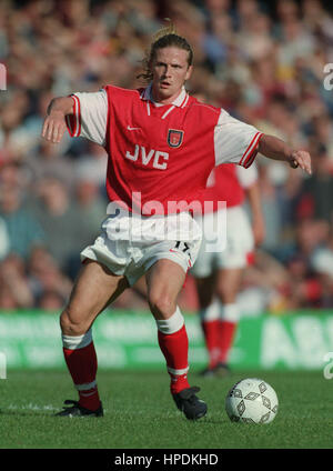 EMMANUEL PETIT ARSENAL FC 24 September 1997 Stock Photo