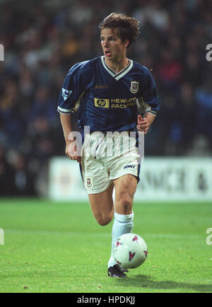 STEPHEN CLEMENCE TOTTENHAM HOTSPUR FC 24 September 1997 Stock Photo