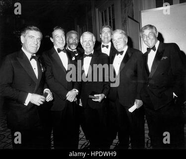 The Cast of 60 minutes, Harry Reasoner, Mike Wallace, Ed Bradley, Dan Rather, Don Hewitt, and Morley Safer pictured in 1988 Stock Photo