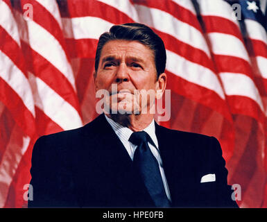 PRESIDENT RONALD REAGAN (1911-2004) in Minneapolis  in 1982. Photo: Michael Evans/White House official Stock Photo
