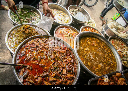 Ready meals for sale on the market in Phnom Penh, Cambodia Stock Photo