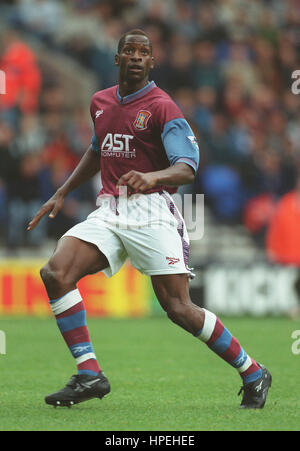 UGO EHIOGU ASTON VILLA FC 04 October 1997 Stock Photo